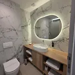 Cat Deluxe 4* Sanski Most
