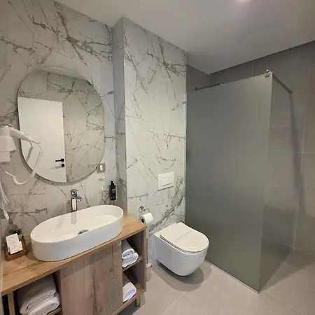Cat Deluxe Hotell 4*