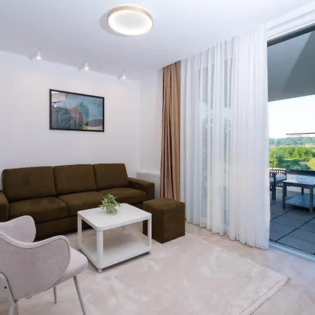 Cat Deluxe Hotell 4*